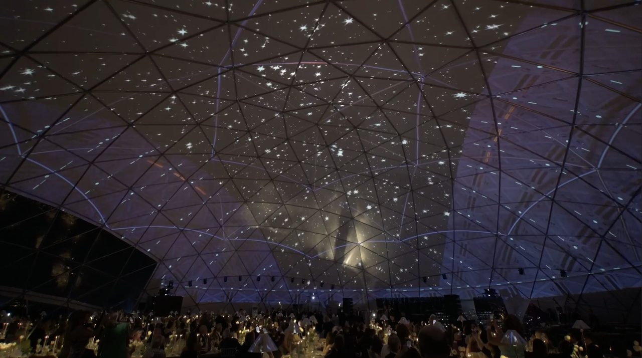 Audience under the starry dome