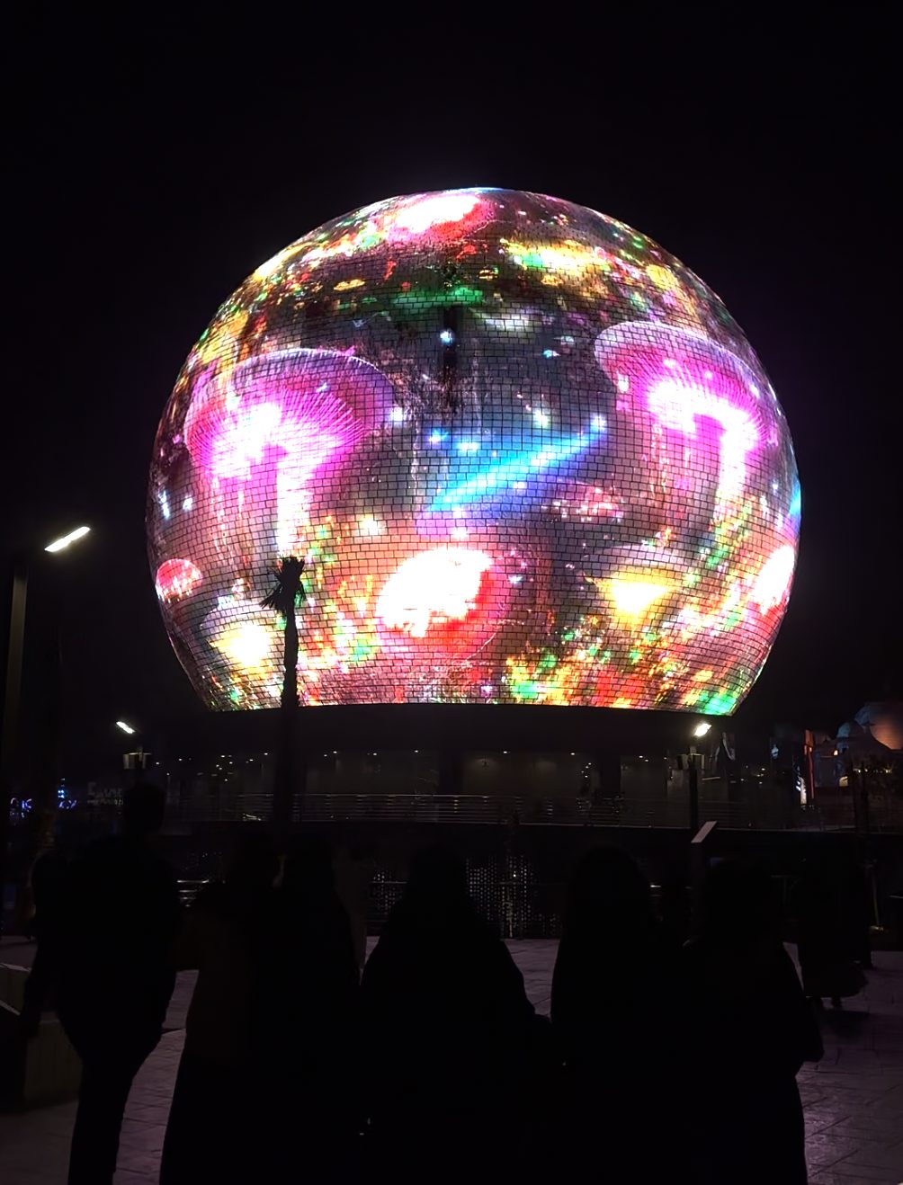 Generative colour on the LED sphere