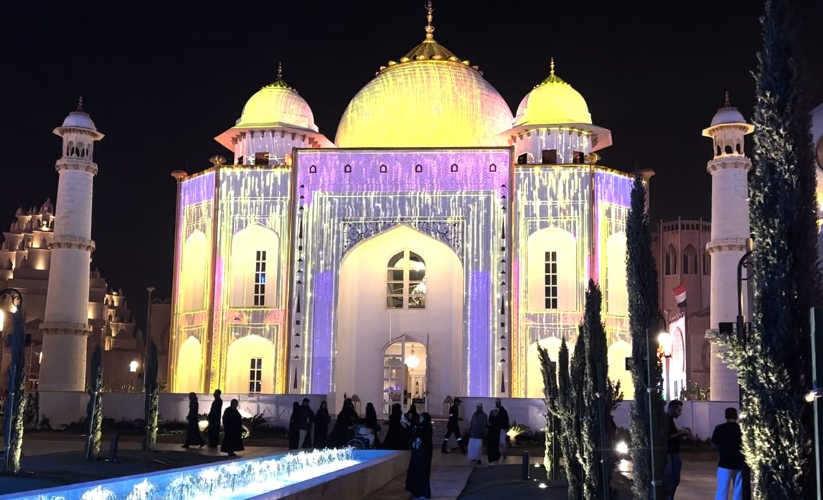 Taj Mahal façade re-skinned